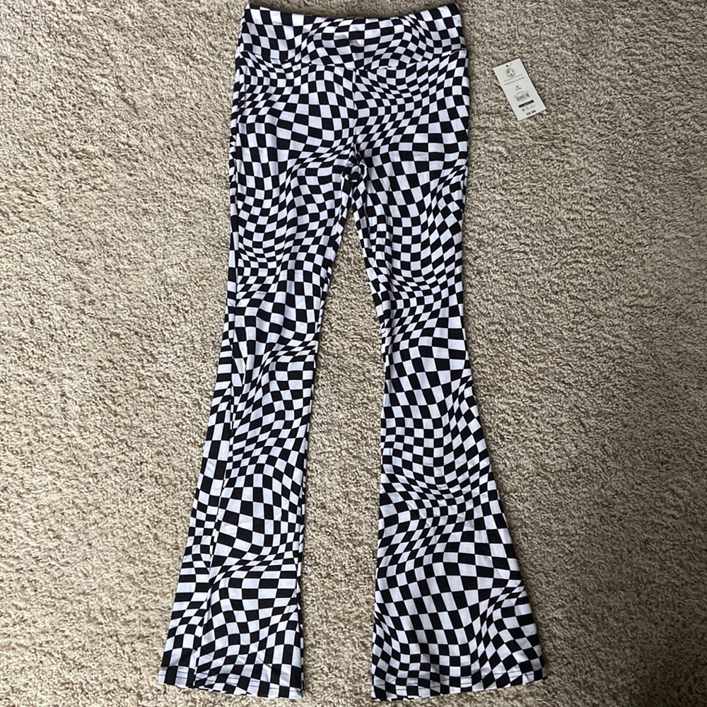 Checkered flared yoga pants
